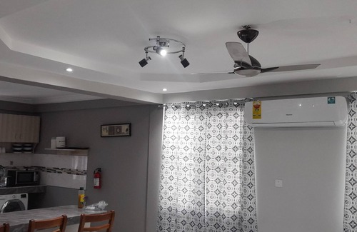 Kasoa Apartamento | Lovely 2-Bedroom and 2 Bathroom Apartment