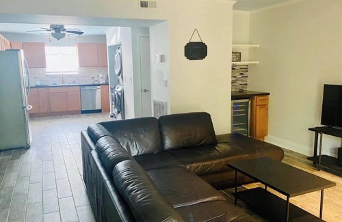 Wilmington Condominio | Lovely 2-bedroom apartment minutes from downtown