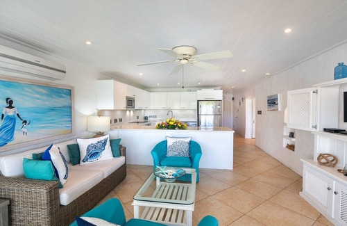 Porters Apartamento | Lovely 2 Bedroom Apartment With Views Over The Pool & The Beach Just Steps Away