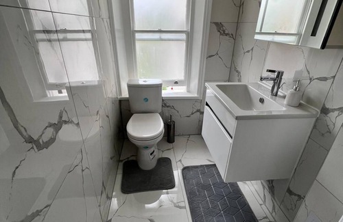 Brondesbury Apartamento | Lovely 2 Bedroom Apartment with Roof Terrace