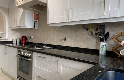 Meia Praia Villa | Lovely 2-bedroom apartment just a few metres from the beach