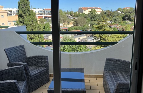 Alvor Apartamento | Precioso apartamento de 2 dormitorios en Alvor con piscina compartida cerca de la ciudad y la playa