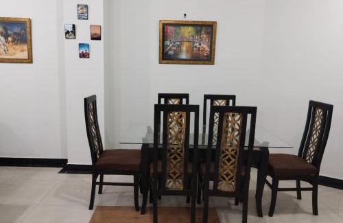 Lahore Apartamento | Lovely 2-Bedroom Apartment