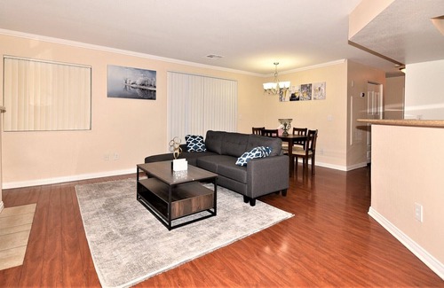 Canyon Gate Condominio | Lovely 2 Bedroom Condo With Indoor Fireplace