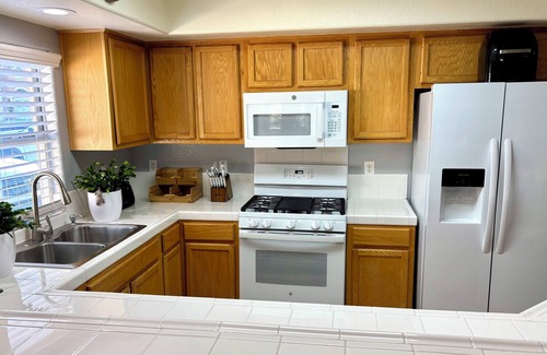 Las Vegas Condominio | Lovely 2-bedroom condo with AC, fitness room in vibrant Las Vegas