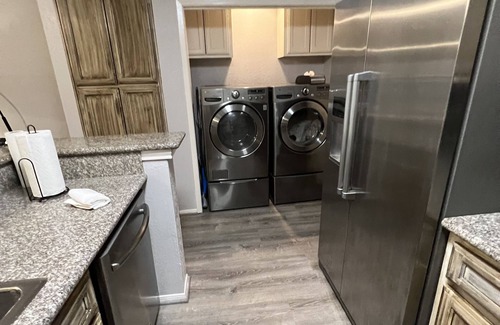 Astrodome Condominio | Lovely 2-Bedroom Condo w/garage, pool & tennis court