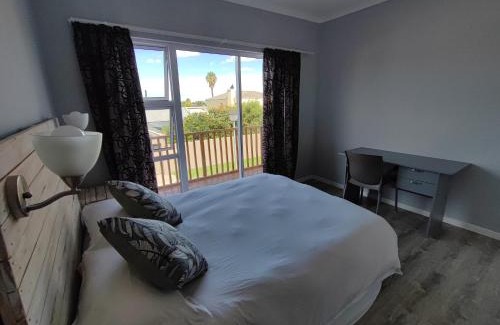 Parklands Apartamento | Lovely 2 bedroom condo with balcony and a view!