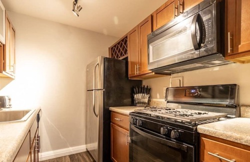 Country Club Plaza Area Apartamento | Lovely 2 Bedroom on the Plaza
