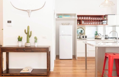 Brunswick Casa | Lovely 2 Bedroom Rental with Parking