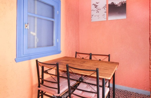 Agios Panteleimonas Apartamento | Lovely 2-Bedroom rustic rental in Athens 6 PAX