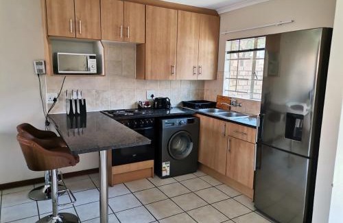 The Reeds Apartamento | Lovely 2 Bedroom Townhouse with private garden