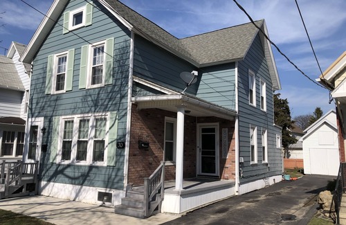 Dunkirk Apartamento | Lovely 2 bedroom upper, close to Lake Erie beaches