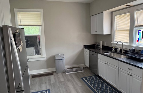 Michigan City Casa | Lovely 2-bedroom house with AC in Michigan City
