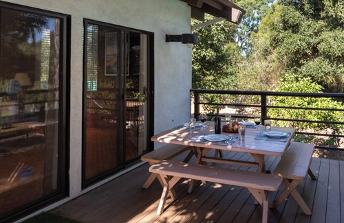 Santa Barbara Casa | Lovely 2 bedroom house in a beautiful Santa Barbara neighborhood.