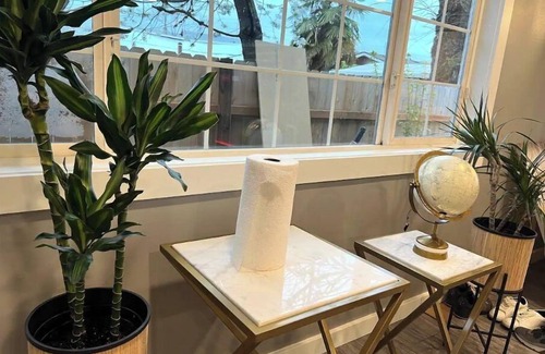 Lents Casa | Lovely 2BD newly furnished unit with fireplace.