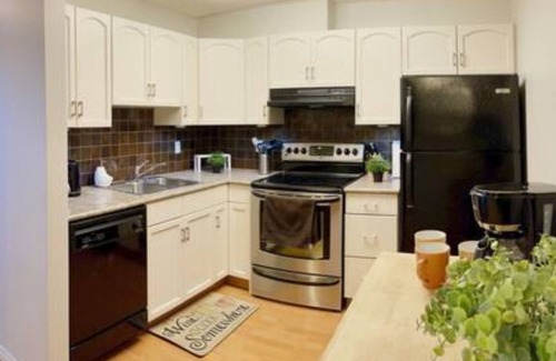 Northwest Edmonton Condominio | Lovely 2Bdr 2Bath Condo Apt with Free Parking