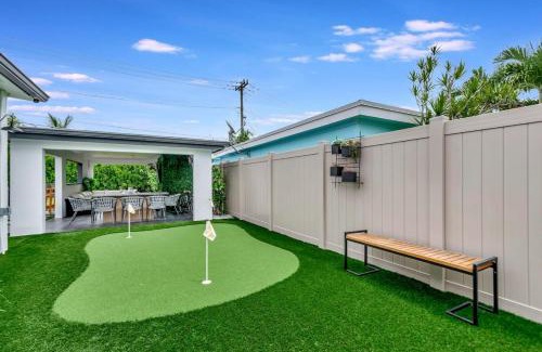 Lake Ridge Casa | Lovely 2BR 2BA Modern Flat with Vibrant Backyard
