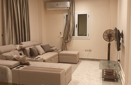 New Cairo Apartamento | Lovely 3-bedroom apartment with AC in Cairo Governorate