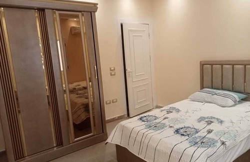 New Cairo Apartamento | Lovely 3-bedroom apartment with AC in Cairo Governorate