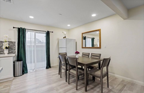 Cypress Apartamento | Lovely 3-bedroom apartment within 15 minutes of Disneyland/Central OC