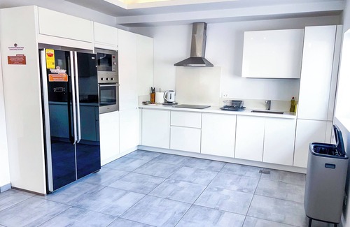 Labone Apartamento | Lovely 3-Bedroom Apartment @ Lul Water - Labone, Cantonments
