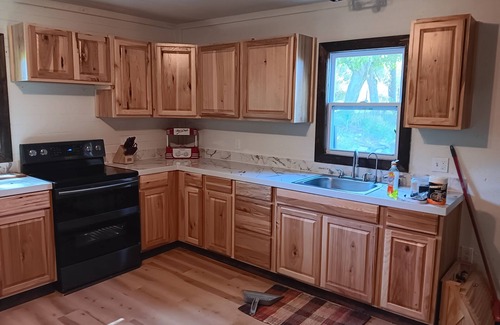 Rogersville Cabina | Lovely 3-bedroom cabin in Rogersville with WiFi access