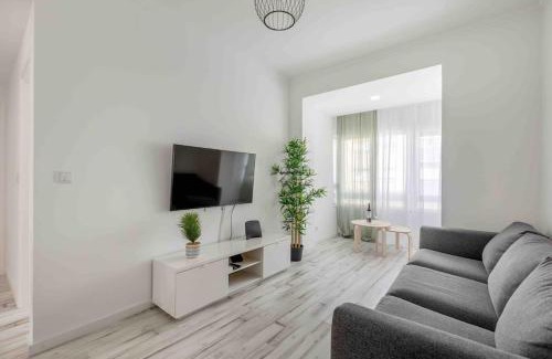 Queluz Apartamento | Lovely 3-bedroom condo w/free parking on premises
