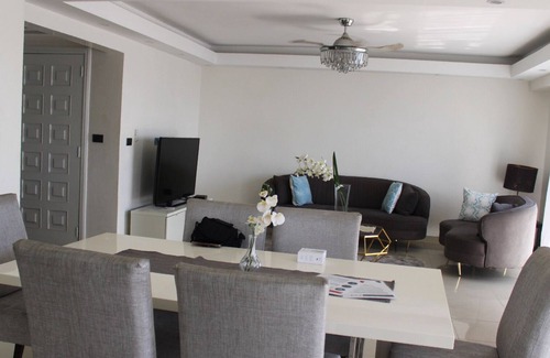 San Geronimo Apartamento | Lovely 3 Bedroom Apartment, Sea View & Pool Area