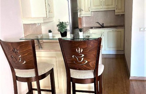 Dragijevo Apartamento | Lovely 3-bedroom entire Apartment City Center Veliko Tarnovo