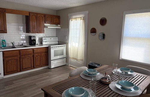 Berwick Casa | Lovely 3-bedroom house with AC in Des Moines