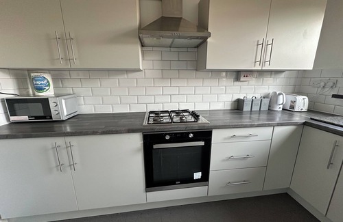 Peterlee Casa | Lovely 3 bedroom house close to city centre, 34, Gloucester place , Durham