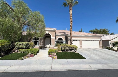 Rhodes Ranch Casa | Lovely 3-bedroom house in Rhodes Ranch Golf Community in Las Vegas.
