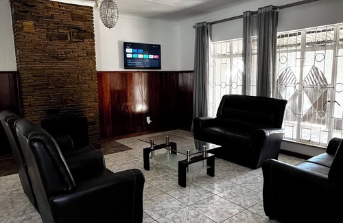 Windhoek Casa | Lovely 3-bedroom house with AC in Windhoek