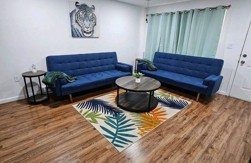 Communipaw Casa | Lovely 3-bedroom Parking, 20 Min To NYC!
