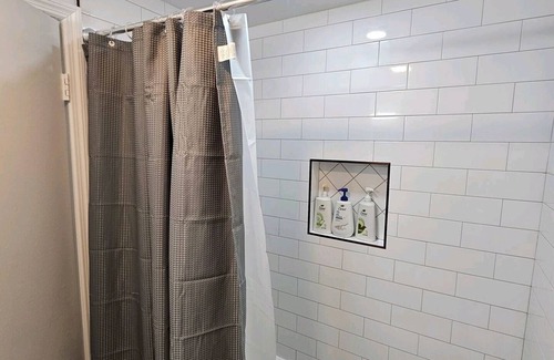 Communipaw Casa | Lovely 3-bedroom Parking, 20 Min To NYC!