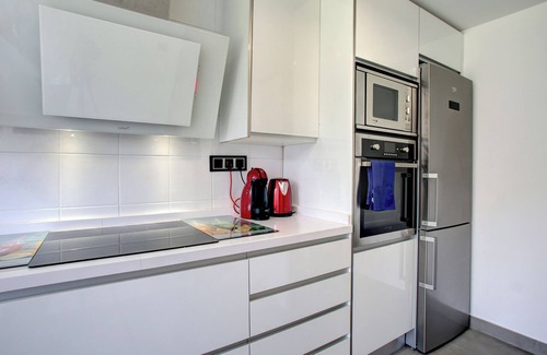 Bahia Dorada Casa | Lovely 3 bedroom townhouse by the beach near Estepona w shared pool and garden