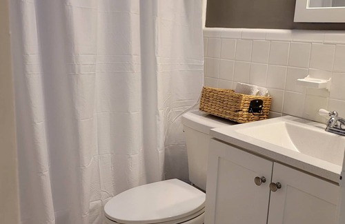 Overbrook Casa | Lovely 3 Bedrooms town home located in a quiet area