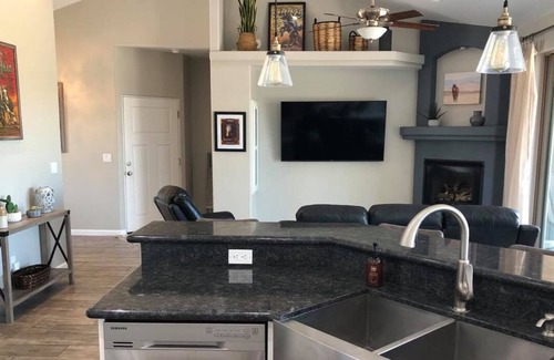 Wickenburg Casa | Lovely 3b/2b house with a view and direct access to the wash!