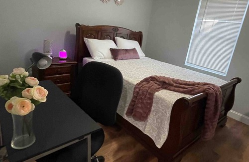 Upper South Providence Apartamento | Lovely 3beds/2bath new constitution +parking