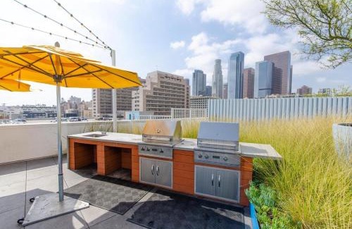 Historic Core Apartamento | Lovely 3BR Apt With Balcony And Rooftop Pool Plus Views