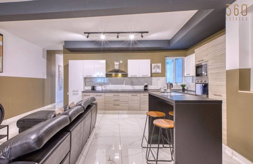 Tal-Ibrag Apartamento | Lovely 3BR maisonette, spacious w/Wifi, AC & Pool