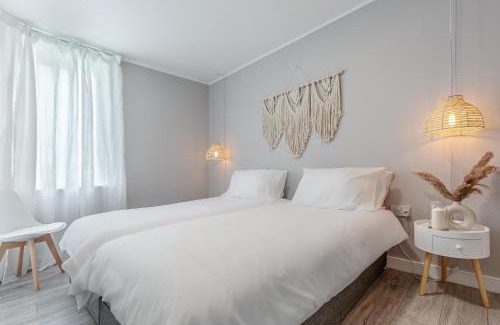 Lansbury Apartamento | Lovely 3BR Penthouse wBalconies, Poplar, 2min DLR