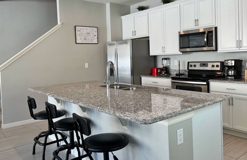 Indian Wells Casa | Lovely 4 Bed/3.5 bath townhome 13 min from Disney!