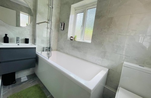 Luton Casa | Lovely 4-bed House in Luton