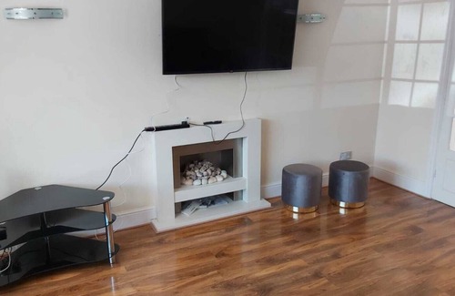 Dunstable Casa | Lovely 4 Bedroom home in Houghton Regis