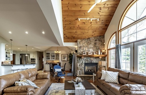 Meaford Casa | Lovely 4 bedroom, 2 bath home on Southern Georgian Bay