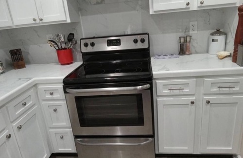 Newnan Casa | Lovely 4-bedroom/3 bathroom house in Newnan with AC, WiFi.