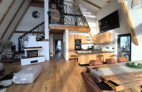 Moisei Chalet De Esquí | Lovely 4-bedroom A-frame chalet with WiFi in Moisei