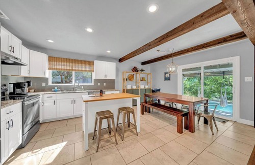 Parkwood Casa | Lovely 4-bedroom house with a pool in San Antonio