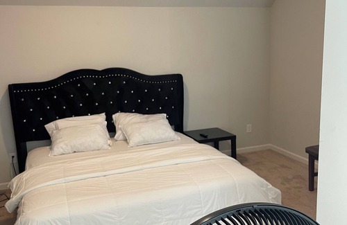 Church Street Casa | Lovely 4-bedroom house with AC in Fairburn